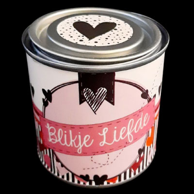 Blikje liefde roze hartjes