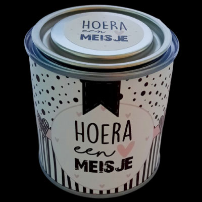 Feestelijk blikje hoera een meisje Feestelijk blikje hoera een meisje