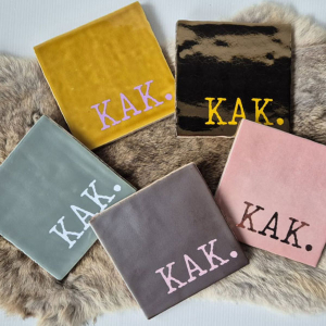 Tegeltje kak in meerdere kleuren